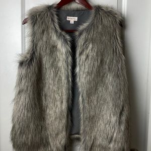 Merona faux fur open vest SZ M